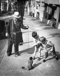 A PASSEGGIO PER LE STRADE DELLA ...