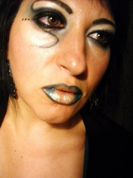 Deep Teal Make Up ...