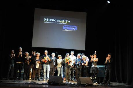 NAIF HERIN SUL PALCO INSIEME A PAOLA TURCI