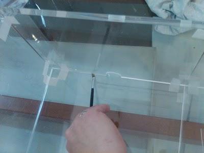 LE MATERIE PLASTICHE: INCOLLARE IL PLEXIGLAS