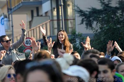 STUDENTI IN PIAZZA a SORRRENTO