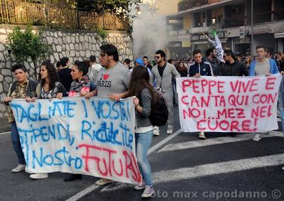 STUDENTI IN PIAZZA a SORRRENTO