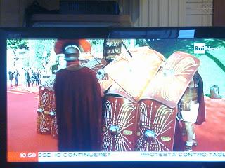 Eccerto, ci manca solo che il cinematrografo sdogana il racket dei centurioni