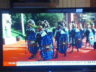 Eccerto, ci manca solo che il cinematrografo sdogana il racket dei centurioni