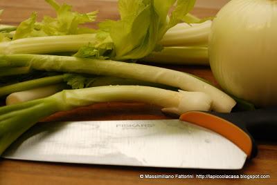 La ricetta per un ottimo arrosto di vitellone con battuto verde, galanga, ginepro e senape nera