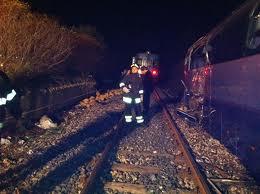 Rossano Treno investe furgone Sei morti