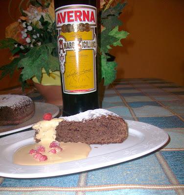 Torta di Saraceno al Cacao (senza uova e senza burro) con Zabaglione all'Averna e Fragoline
