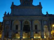 fontana dell'acqua paola buio settimane! nessuno muove culo cambiare cazzo lampadina. tutto intorno scenari supercafoni