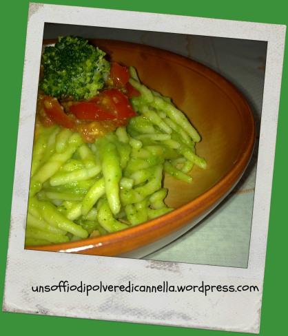 TROFIETTE CON CREMA DI BROCCOLI E ACCIUGHINE