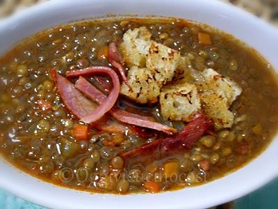 Zuppa di Lenticchie con Pancetta e Speck croccante