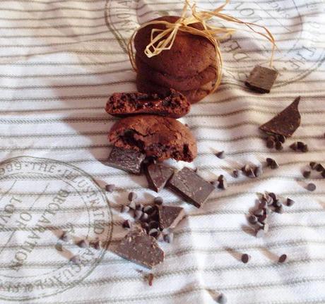 Biscotti al Cioccolato dal Cuore Morbido