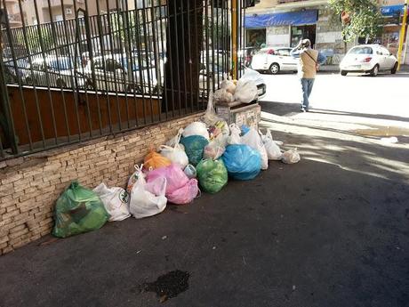 Una città impazzita dove la raccolta rifiuti è diversa in ogni municipio. Ecco il IV