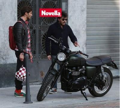 Stefano De Martino fissa Fabrizio Corona che fa rissa Stefano De Martino fissa Fabrizio Corona che fa rissa