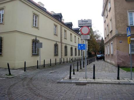 I paesi dell'est al confronto di Roma sono la Svizzera, lo sappiamo. Ma comunque guardate ancora una volta Varsavia...