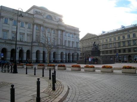 I paesi dell'est al confronto di Roma sono la Svizzera, lo sappiamo. Ma comunque guardate ancora una volta Varsavia...