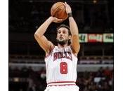 Chicago vince Belinelli protagonista, Bargnani