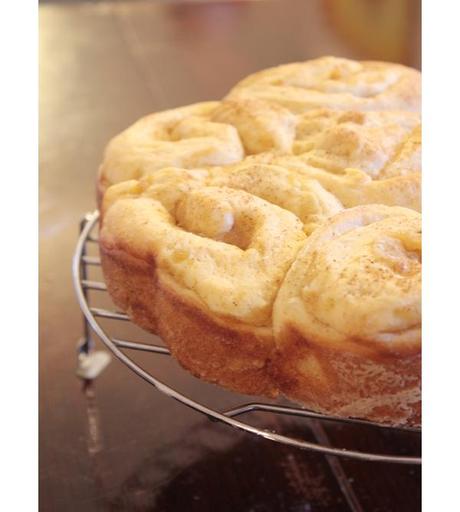 Torta di rose all’arancio con crema di mele alla cannella e chiodi di garofano