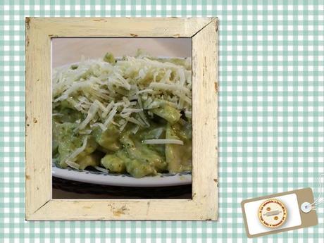 farfalle  gratinate con pesto e besciamella