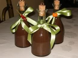 Un simpatico regalo di Natale hand made: liquore al cioccolato