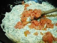 Pasta con crema di rucola e salmone