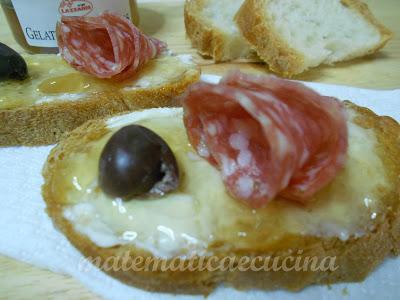 Bruschetta con Gelatina di Birra Pils, Burro e Salame