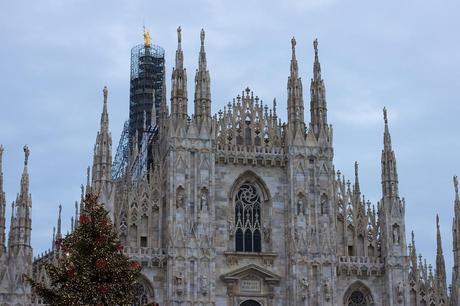 Santa is coming to town! Low-cost Christmas hunting in Milan: Duomo-Via Torino tour IMG_2764