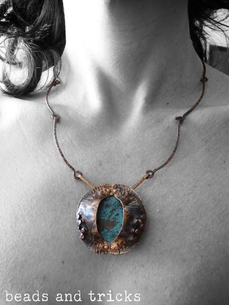 Collana in rame, foldforming e patina blu.