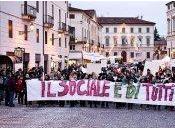 >>Vicenza- sociale tutti; mila persone piazza