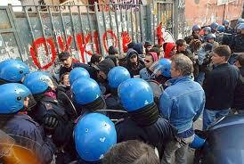 Centro sociale Orso Accoltellato giovane militante Tensione in piazza