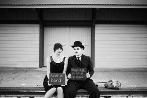 charlie-chaplin-silent-movie-inspired-engagement1-copia-2.jpg