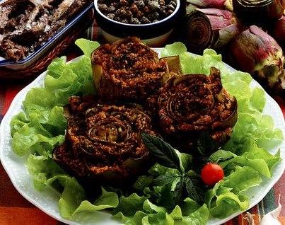 Carciofi ripieni con salsiccia e zafferano