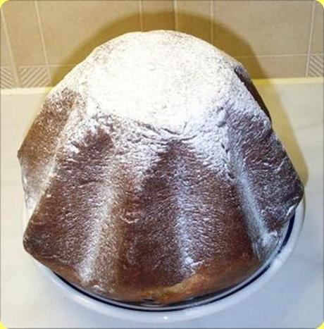 Pandoro-Homemade-Sugared