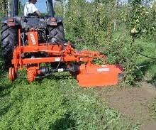 Mazzarrone Aiuta il padre in campagna Giovane viene dilaniato dalla fresa