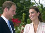 Erede trono arrivo Buckingam Palace. Kate Middleton incita. William presto papà!