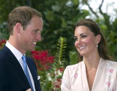 Erede al trono in arrivo a Buckingam Palace. Kate Middleton è incita. William presto papà!