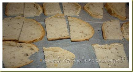 Crostini con tonno e maionese (1)