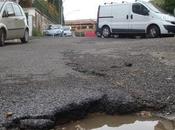 Basta normale pioggia autunnale strade roma trasformano mulattiere. qualcosa torna...