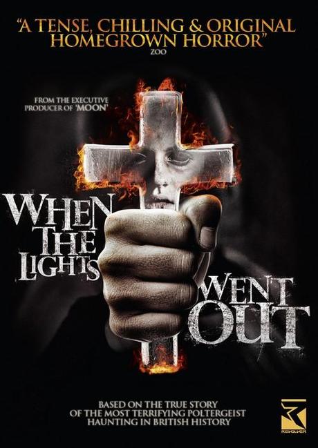 http://cdn.ilcinemaniaco.com/wp-content/uploads/2012/12/When-The-Lights-Go-Out-recensione-in-anteprima-2.jpg
