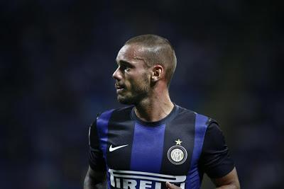 Sneijder conteso dalle due squadre di Manchester