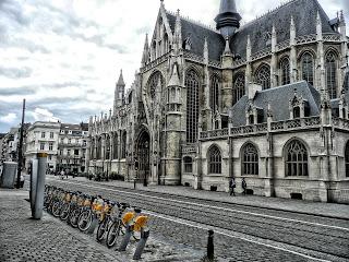 Bruxelles: la Grand Place, i Maestri Fiamminghi, i fumetti e l'Europa