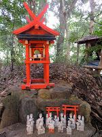 oltre il Torii inizia la Via degli Dei