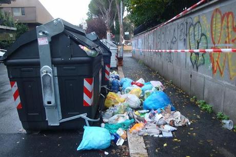 ROMA NELLA MONNEZZA FINO AL COLLO, ANNEGA IN UN MARE DI MERDA! SCENE DA GIRONE DANTESCO, L'APOTEOSI DEL TRASH