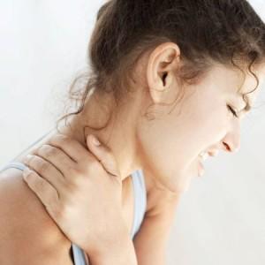 Cervicale infiammata e dolore acuto al collo