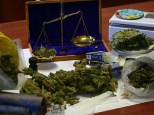 Pregiudicato in possesso di droga