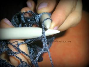 DYI Knitting time: Sciarpa con lana pallino