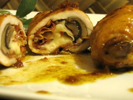 SOLO UN MESE FA' A CASOLA VAL SENIO - INVOLTINI DI POLLO CON PANCETTA AFFUMICATA, FUNGHI E FONTINA