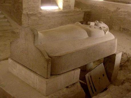 Un grande sarcofago per Merenptah