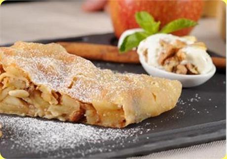 strudel di mele con gelato