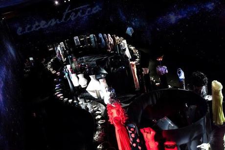 RE GIORGIO SI METTE IN MOSTRA!