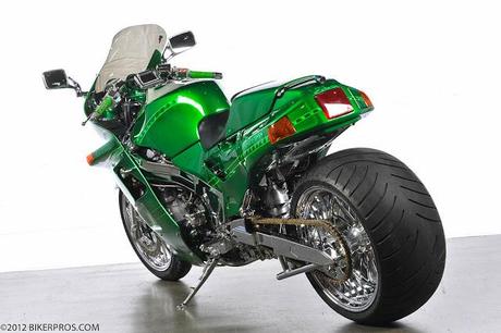 Kawasaki ZX-10 by David Girley